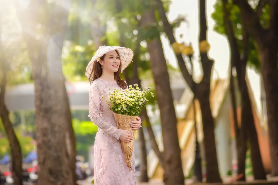 Bàn học và góc tài liệu